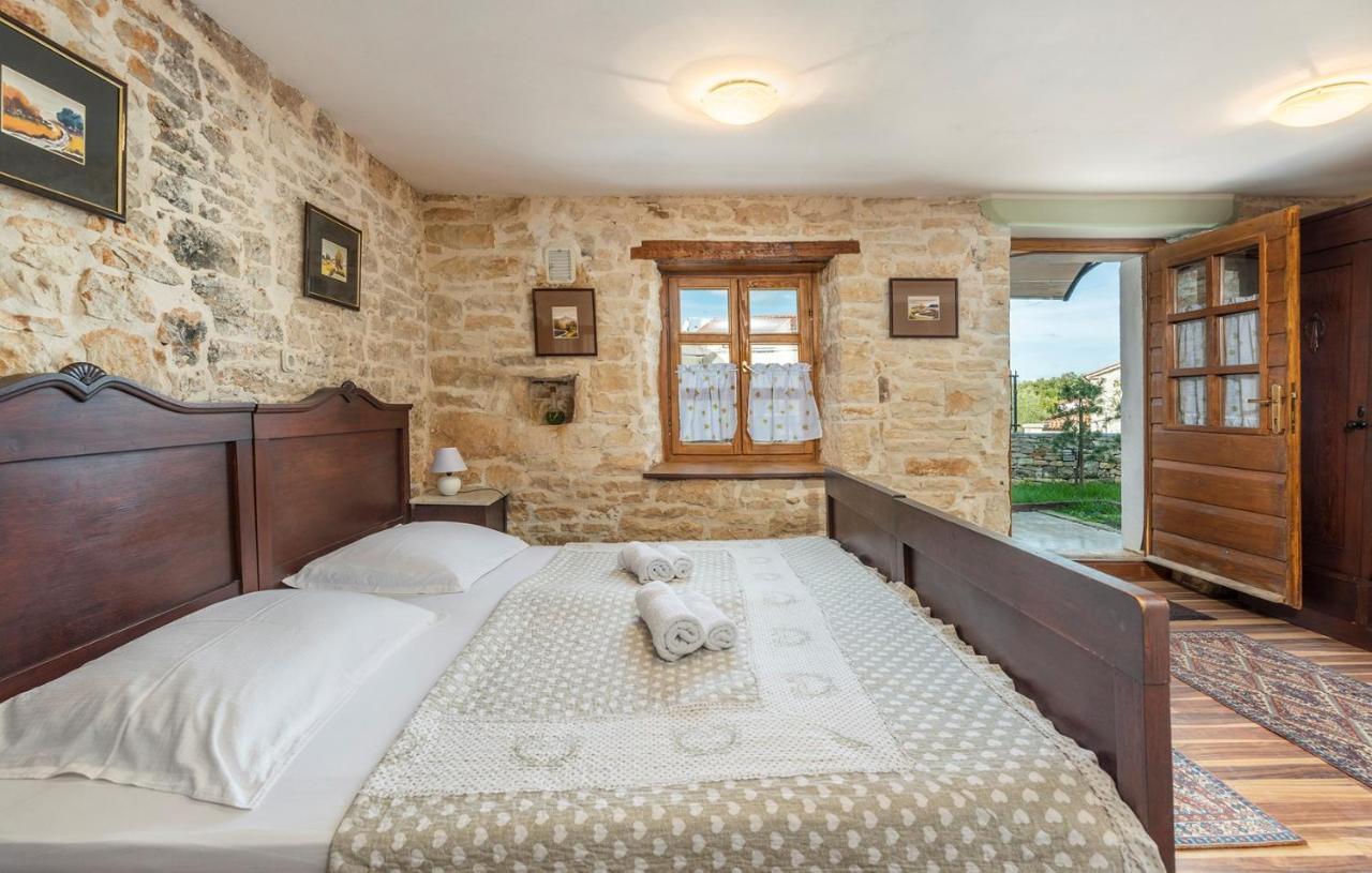 House Peresiji Hotell Rum bild
