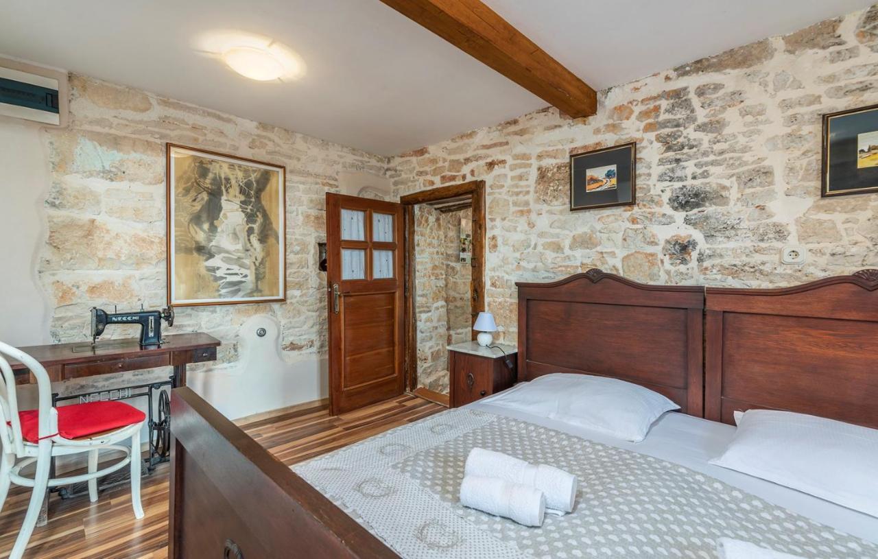 House Peresiji Hotell Rum bild