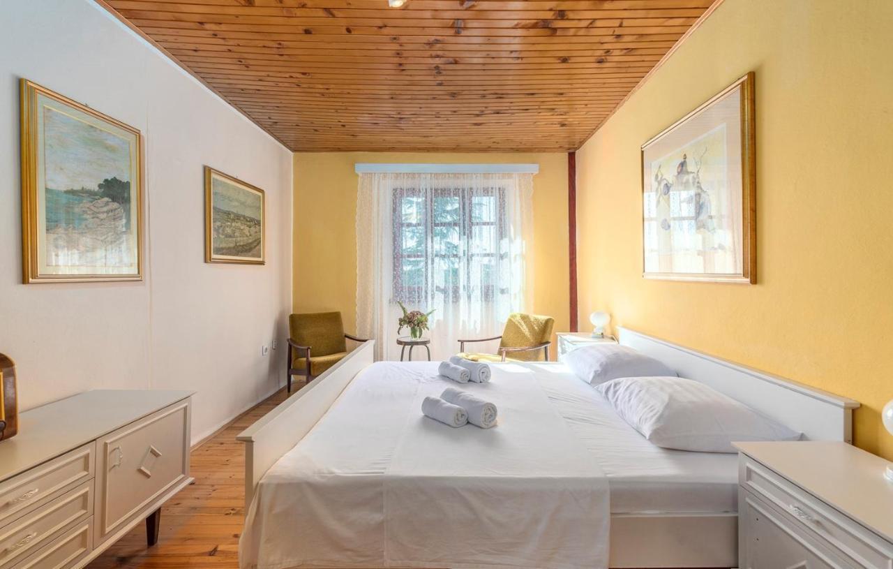 House Peresiji Hotell Rum bild