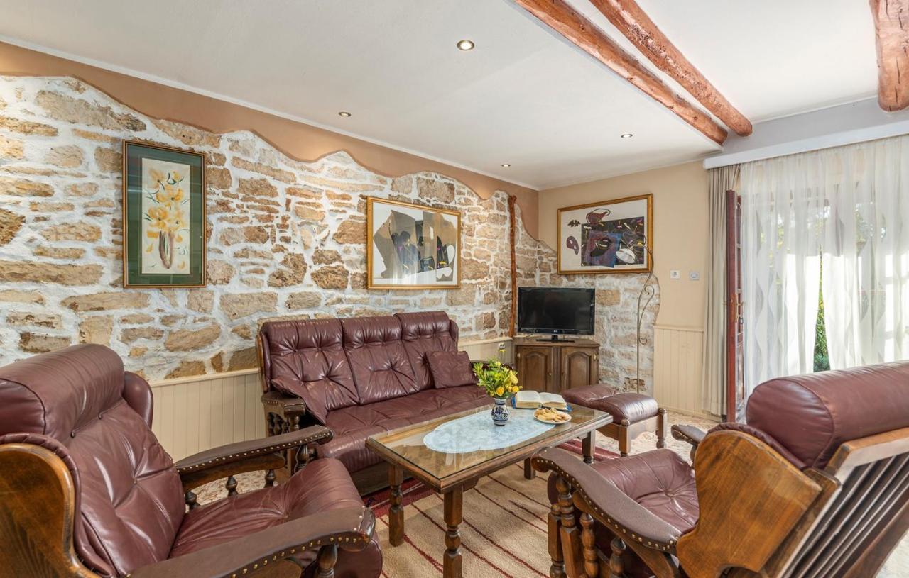 House Peresiji Hotell Rum bild