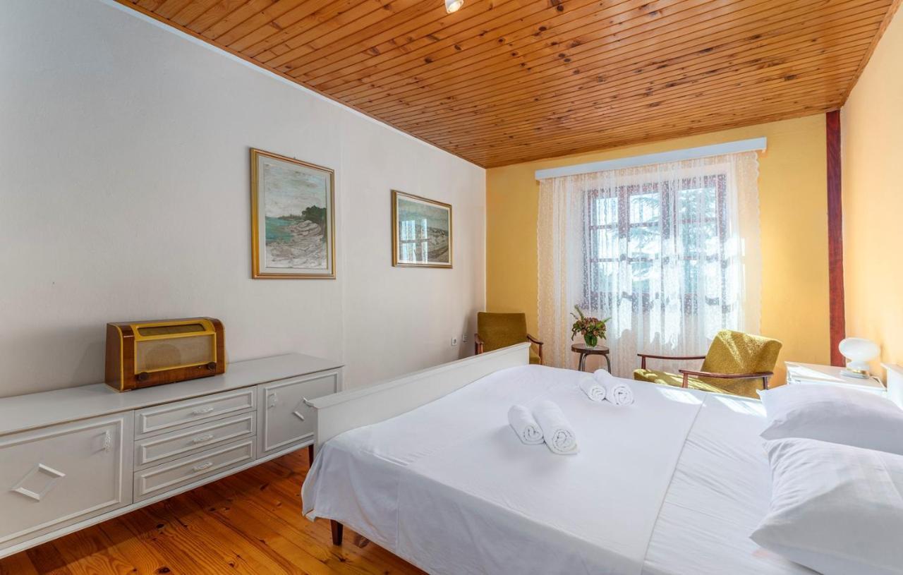 House Peresiji Hotell Rum bild