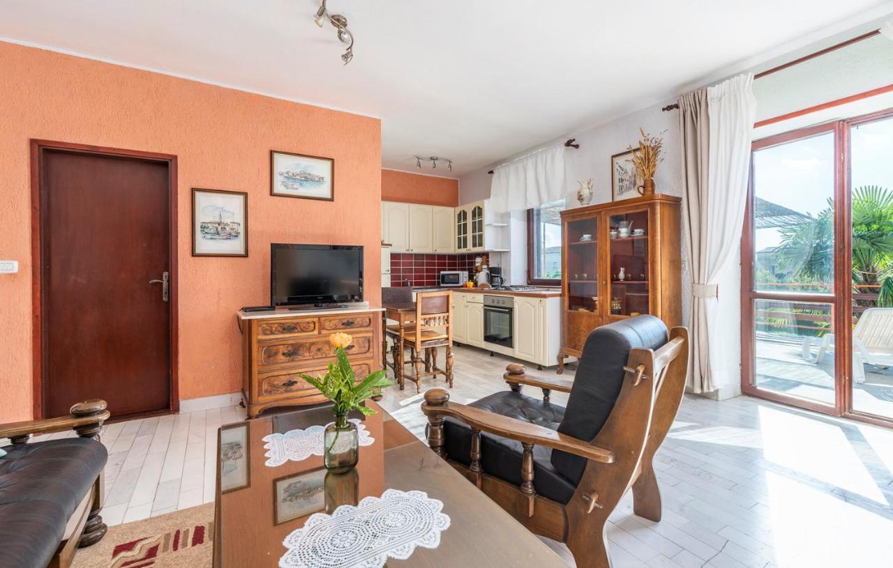 House Peresiji Hotell Rum bild