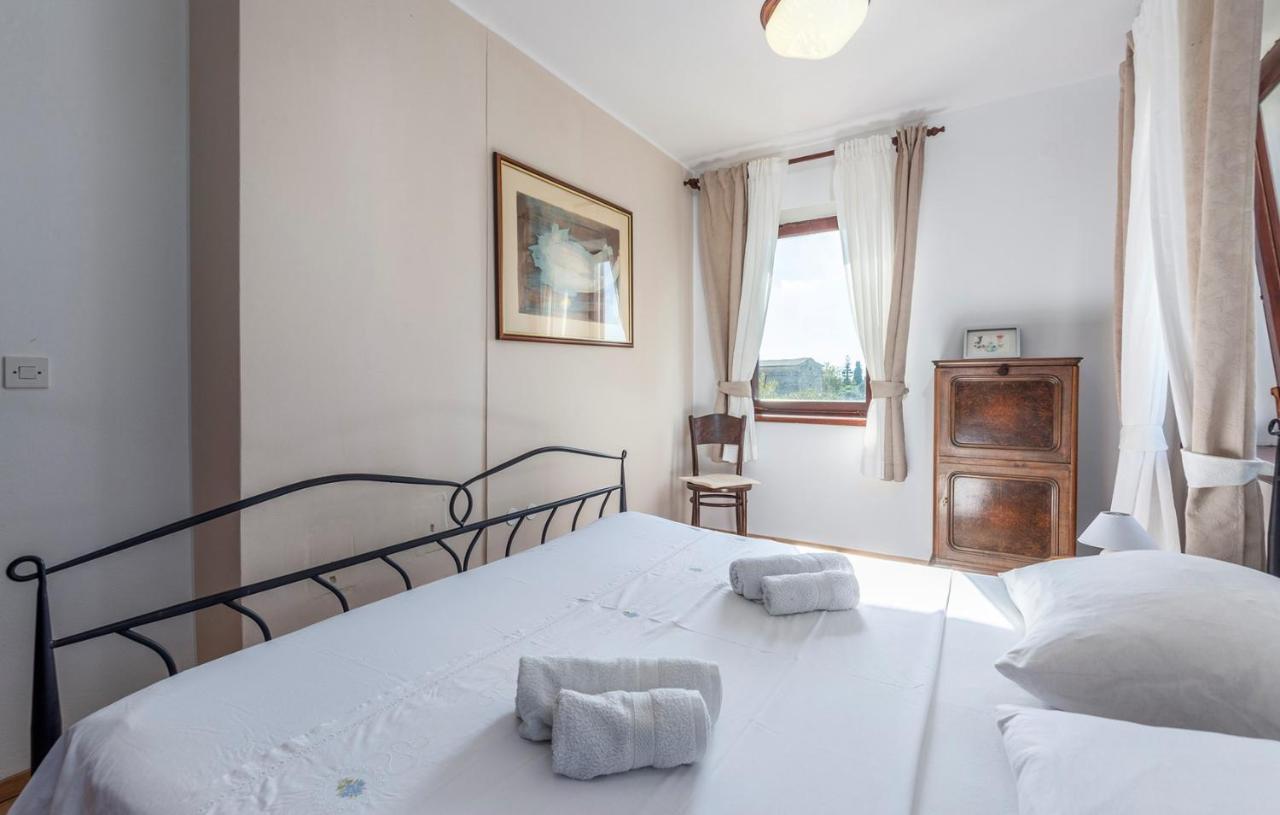 House Peresiji Hotell Rum bild